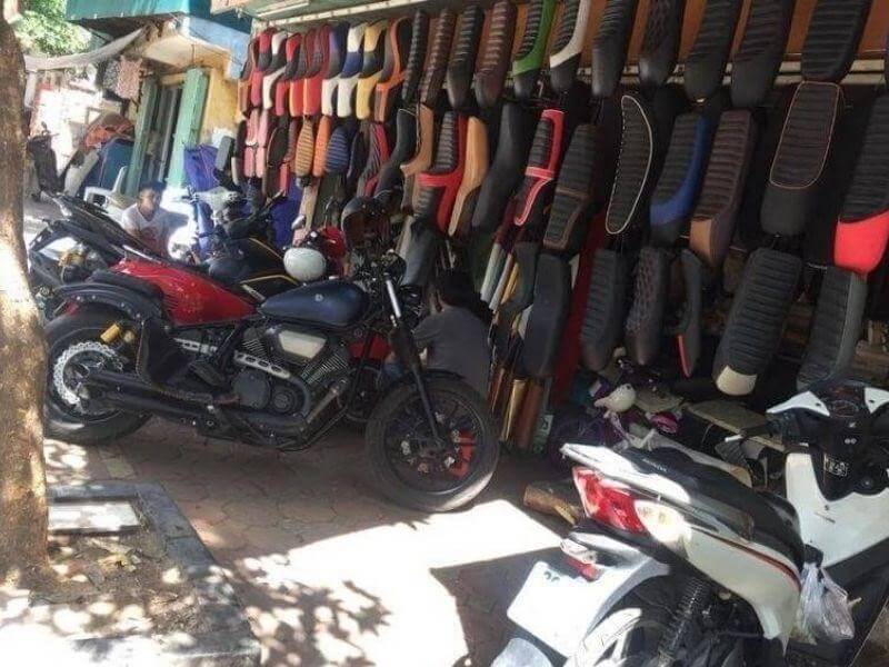 Cửa hàng làm yên xe máy Phương Nam.
