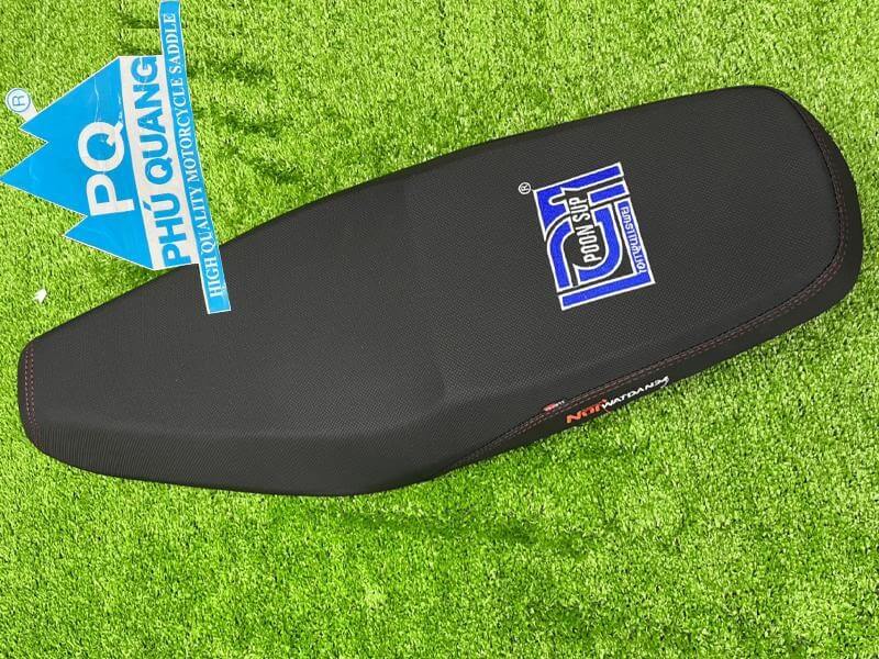 #2 Mẫu yên xe độ da carbon nhám thêu Noi xanh