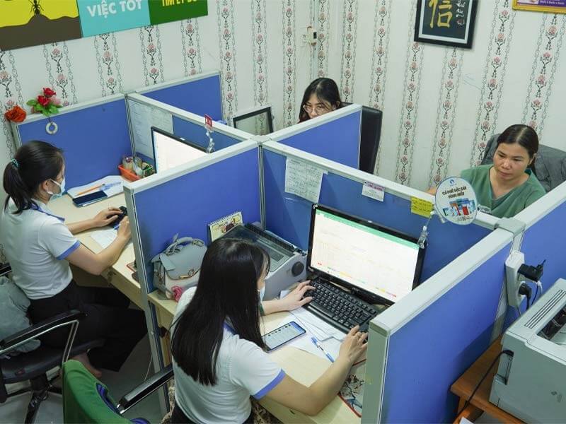 Đội ngũ CSKH khách sỉ chuyên môn cao, đào tạo bày bản.