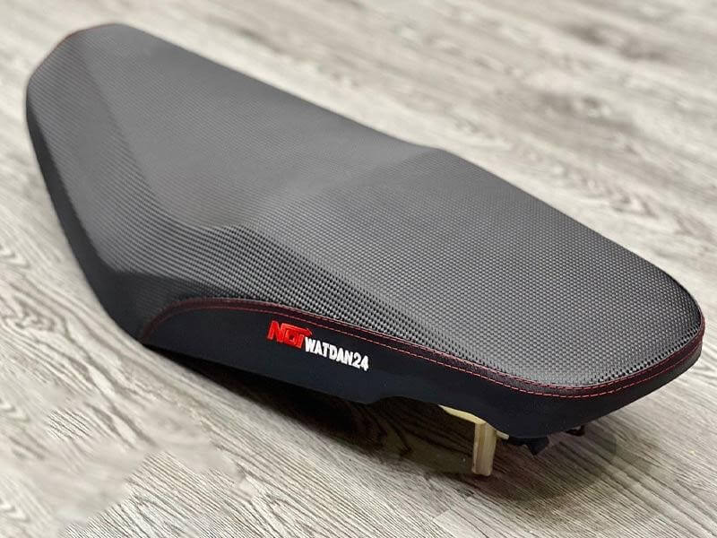 Yên xe sirius bọc da yên carbon 3D cải tiến siêu êm.