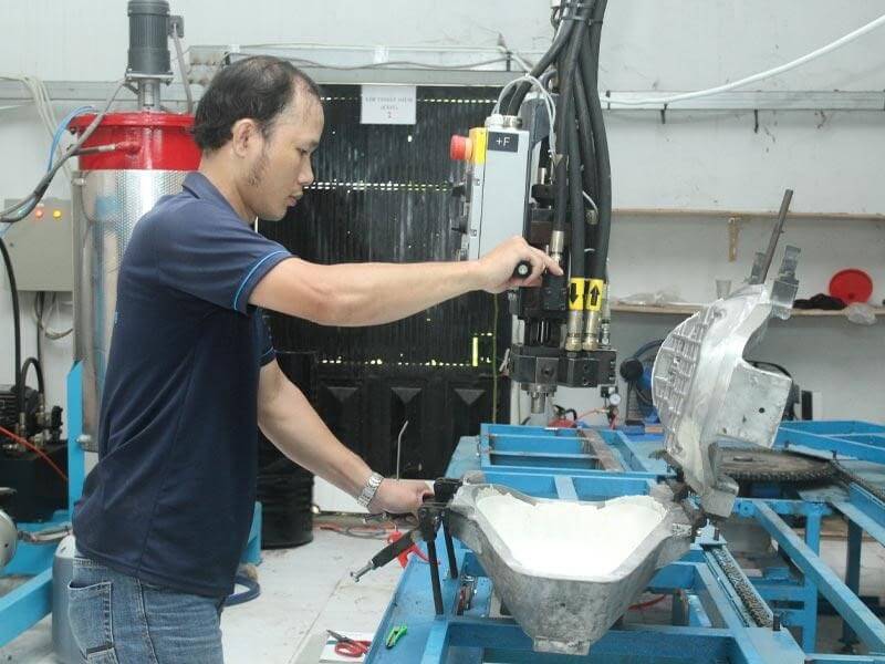 Yên Xe Phú Quang chuyên sản xuất & phân phối phụ tùng yên xe máy giá sỉ khu vực Đà Nẵng.