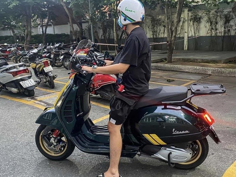 Yên xe máy tốt giảm ê mông, đau lưng hiệu quả.