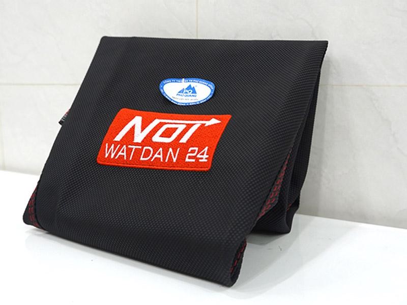 Hình ảnh minh họa - Vỏ bọc yên xe máy carbon nhám