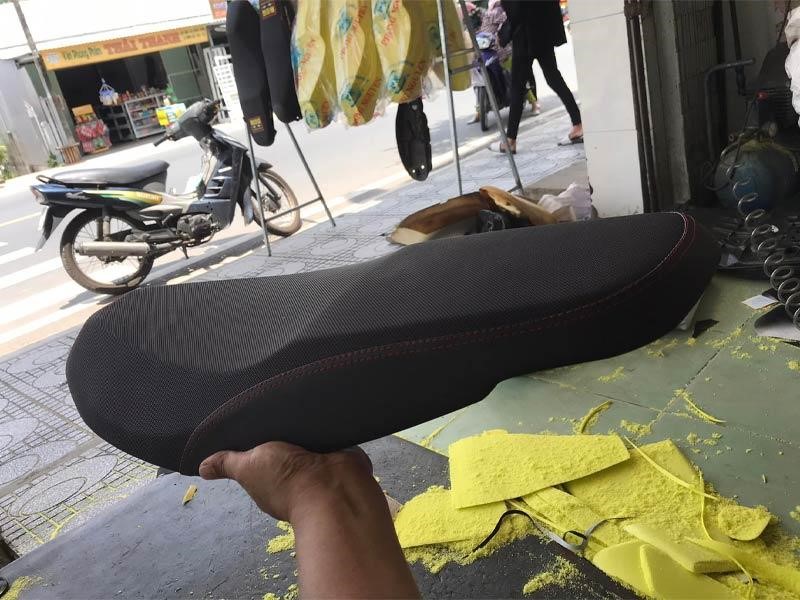 Cửa hàng lợp yên đường Âu Cơ