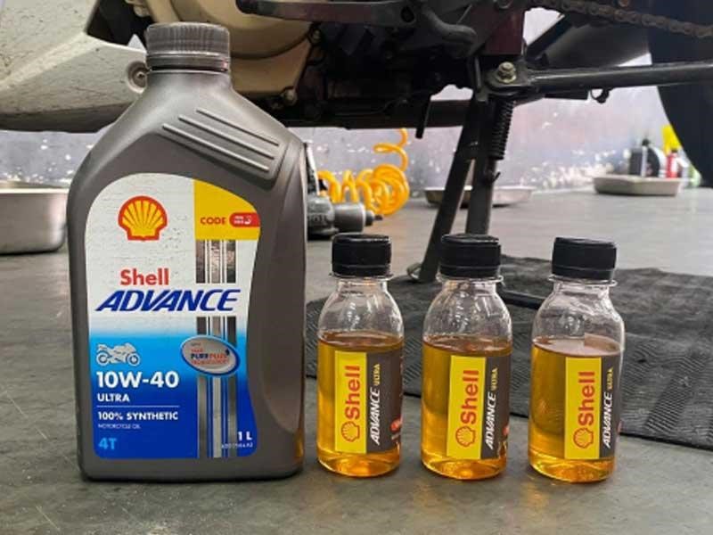 Dầu nhớt xe máy giá rẻ, chất lượng Shell.