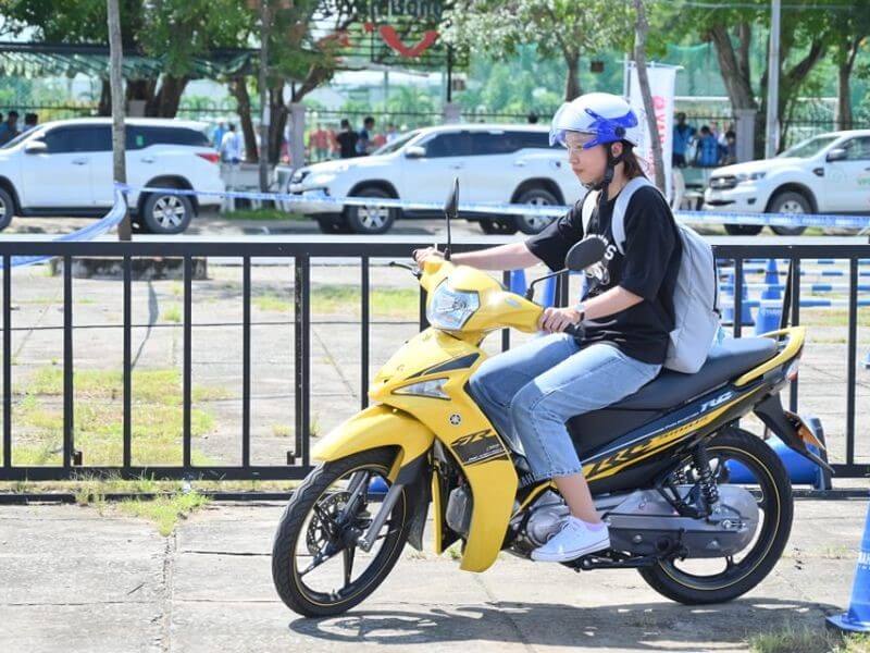 Cách chạy roda xe máy số đúng chuẩn.