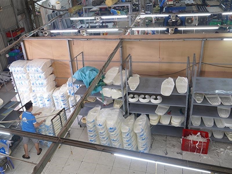 Xưởng Yên Xe Phú Quang sản xuất và cung cấp sỉ lẻ mousse yên xe máy.