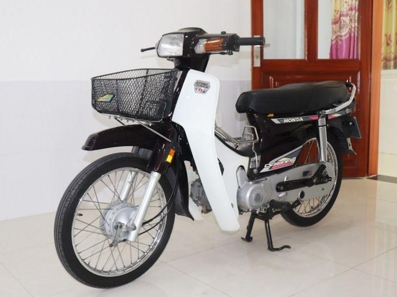 Kiểm tra các chi tiết dàn ngoài như vỏ xe, thân xe và yên xe Dream…
