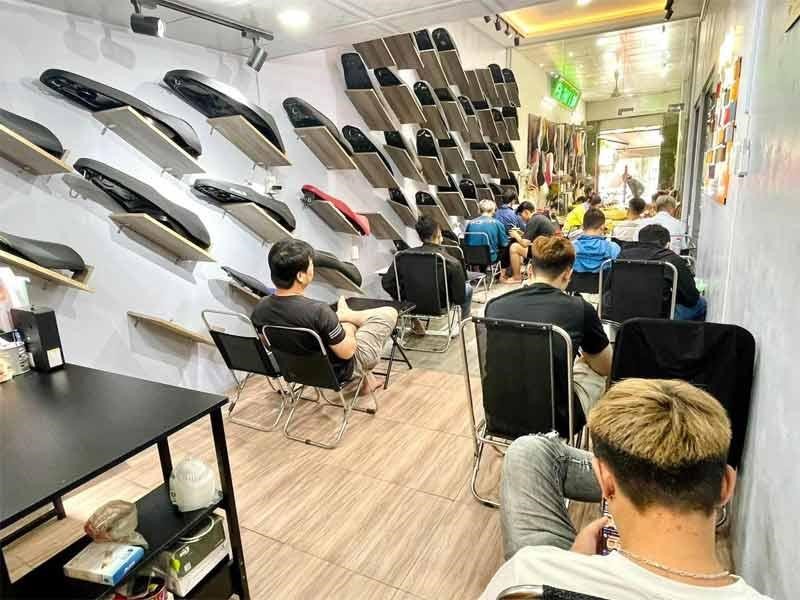 Tiệm uy tín bậc nhất về bọc yên xe máy phường Phú Trung uy tín Tấn Tài