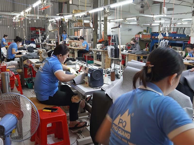 Mua bọc yên từ xưởng sản xuất đảm bảo độ bền, an toàn của sản phẩm.