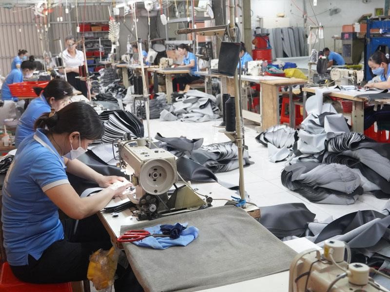 Năng lực sản xuất lớn đảm bảo hàng hóa đầy đủ cho người nhập