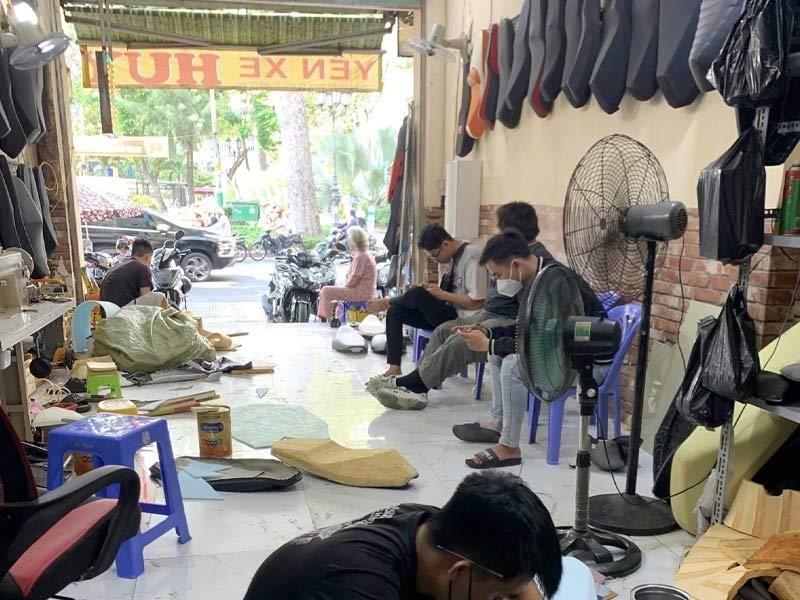 Cách nhận biết tiệm bọc yên xe máy uy tín, chuyên nghiệp