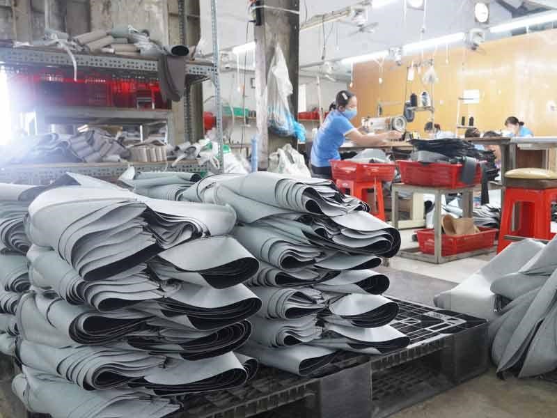 Chất liệu vỏ yên dày dặn, đàn hồi cao theo đó bọc yên Phú Quang có độ bền tốt theo thời gian
