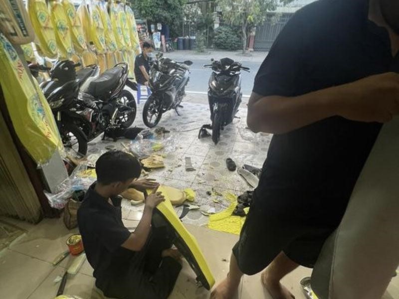 Chọn tiệm bọc yên xe máy rất quan trọng trong quá trình làm lại chi tiết trên